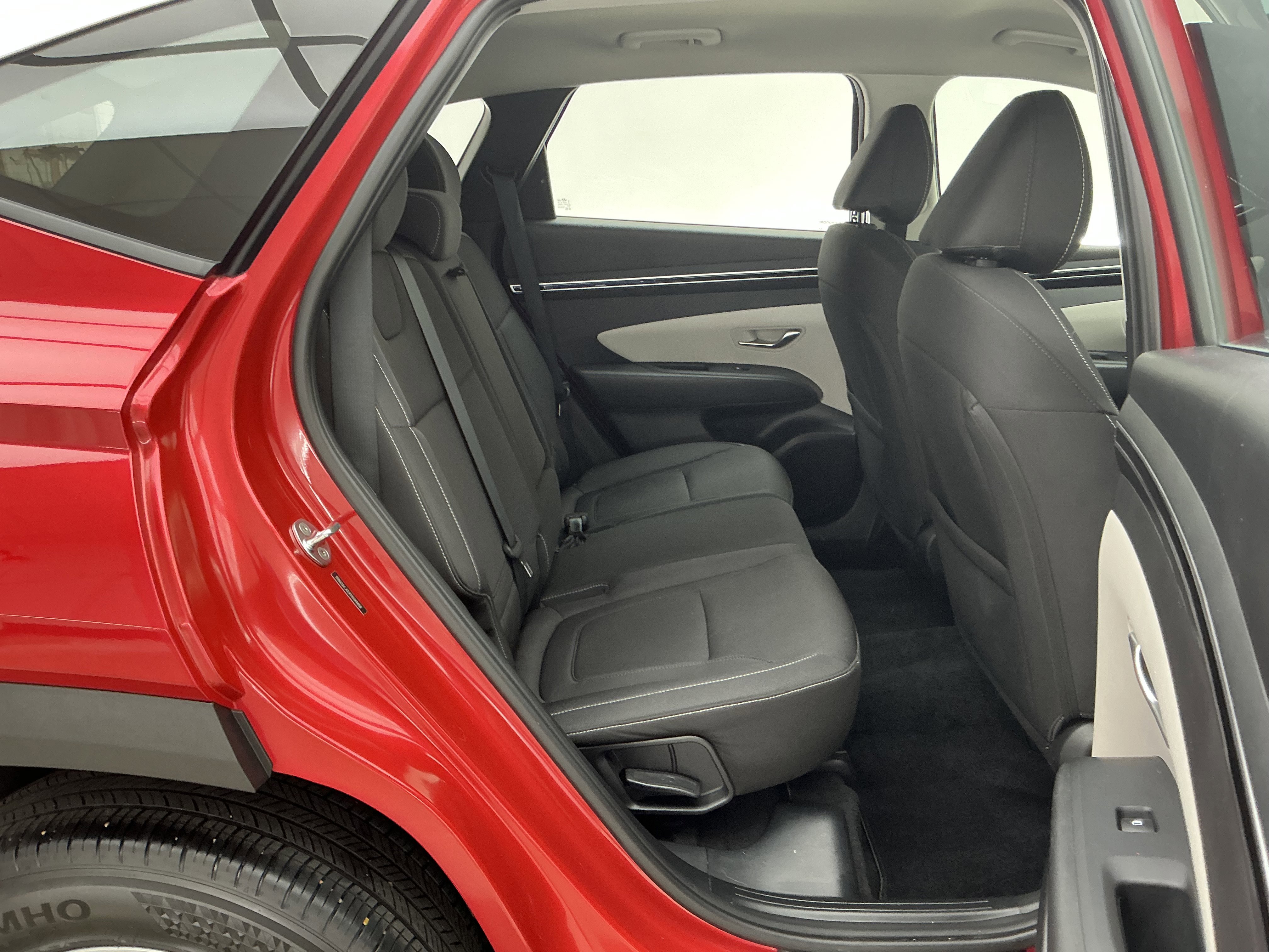 2023 Hyundai Tucson SE - Photo 23