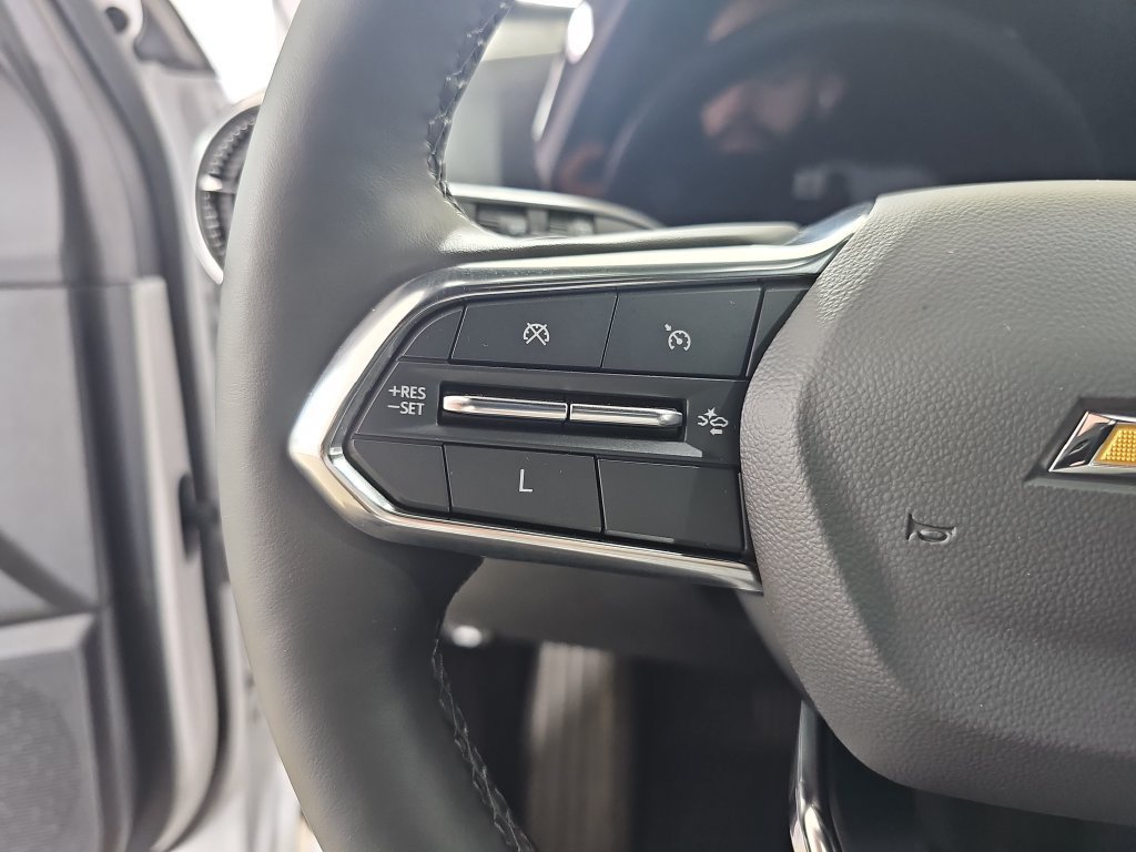 Certified Used 2025 Summit White Chevrolet LT image 21