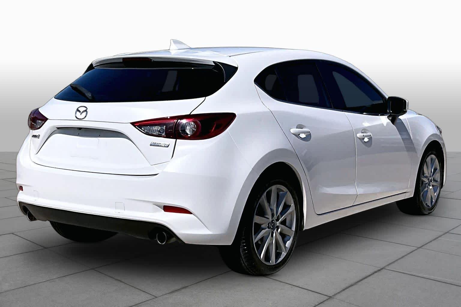 Used 2017 Snowflake White Pearl Mica Mazda Grand Touring image 13