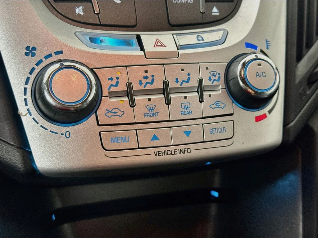 Used 2015 White Chevrolet LT image 18