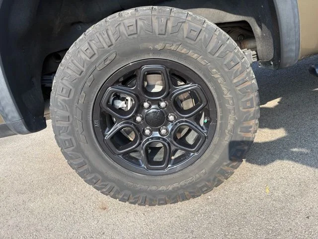 Used 2023 Brown Chevrolet ZR2 image 33