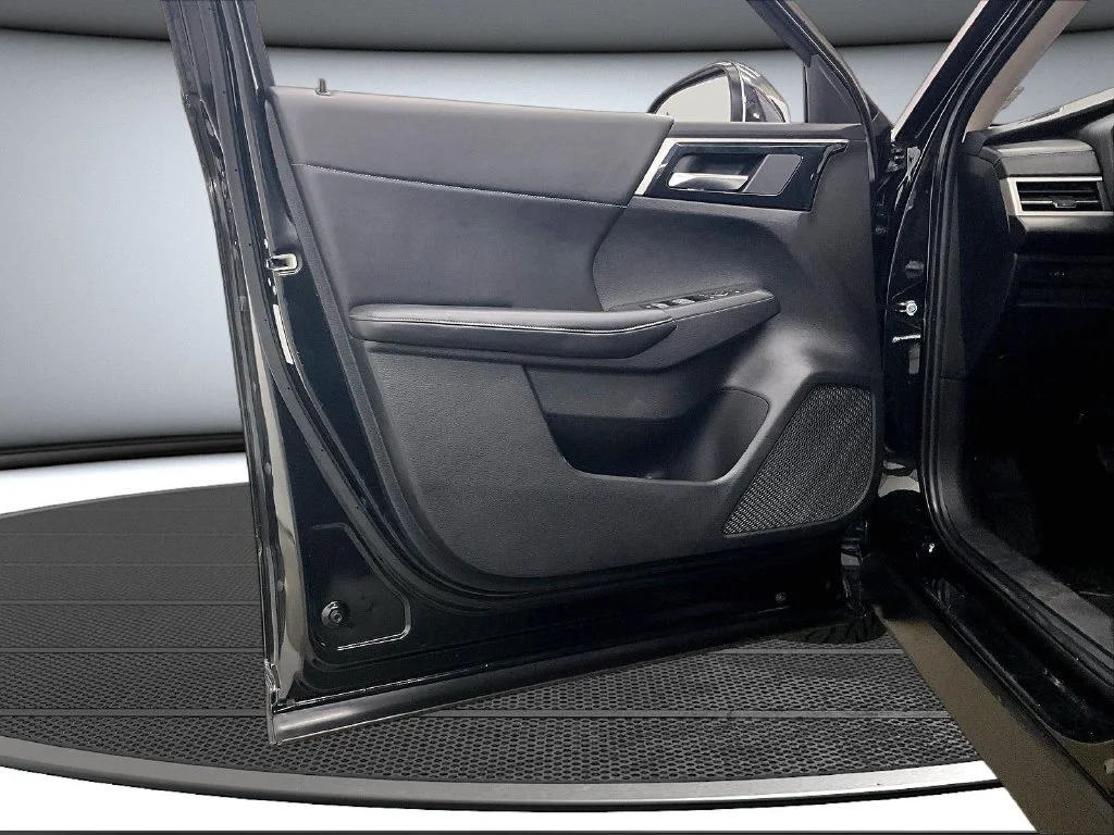 Used 2023 Black Mitsubishi SE image 20