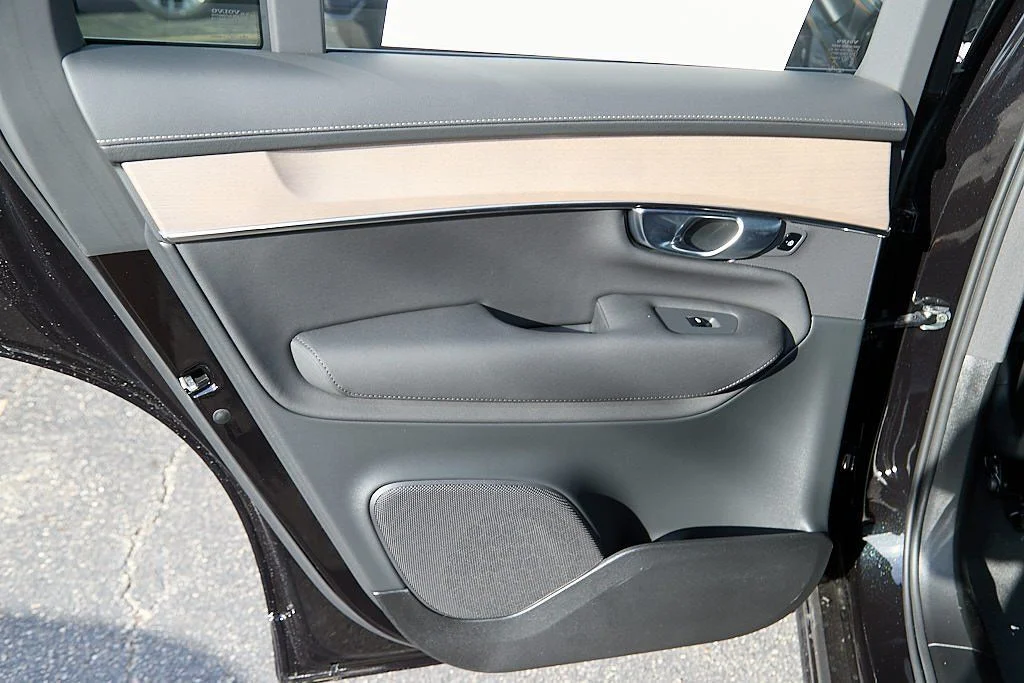 New 2026 Onyx Black Volvo Plus image 18