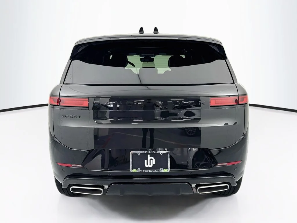 New 2027 Santorini Black Land Rover Dynamic SE image 6