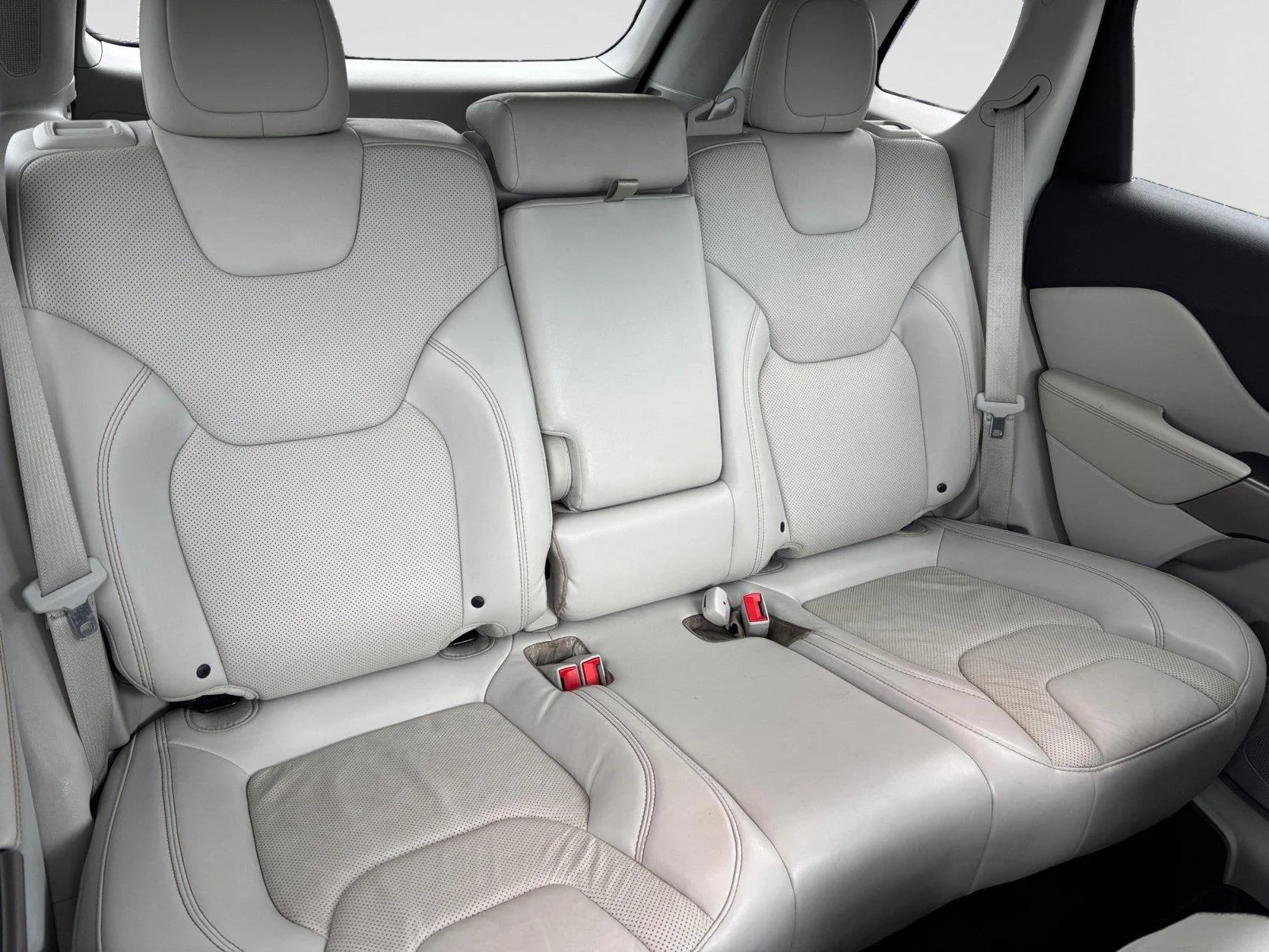 Used 2019 Sting-Gray Clearcoat Jeep Limited image 18