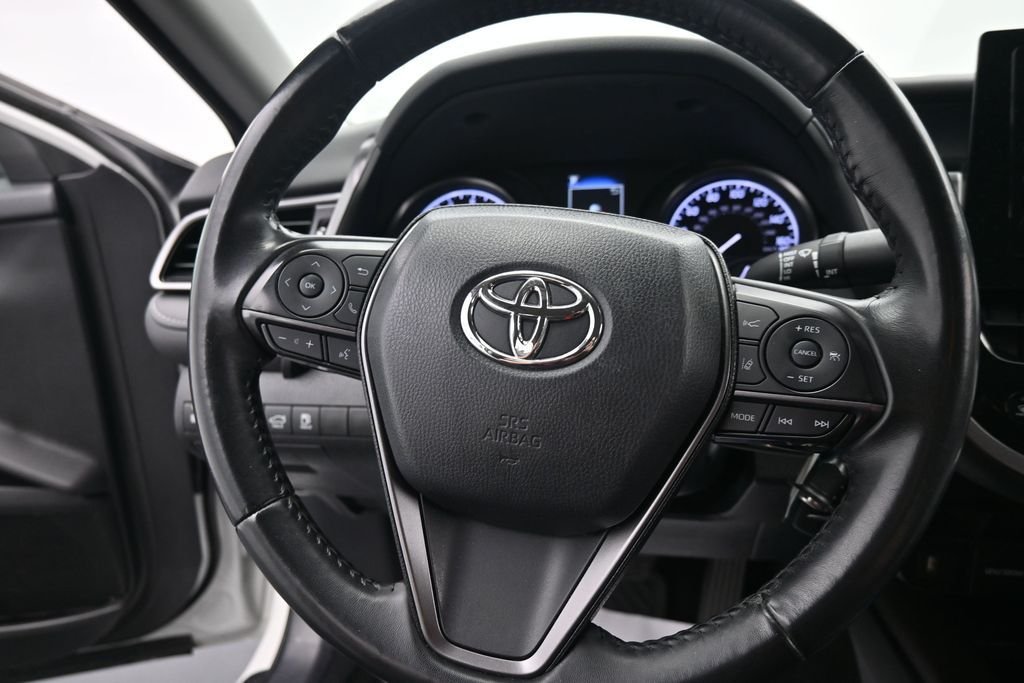 Used 2023 White Toyota SE image 20