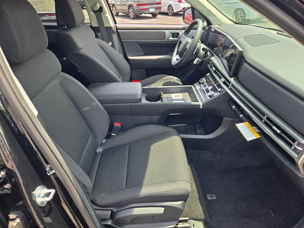 New 2026 Phantom Black Hyundai SE AWD image 5