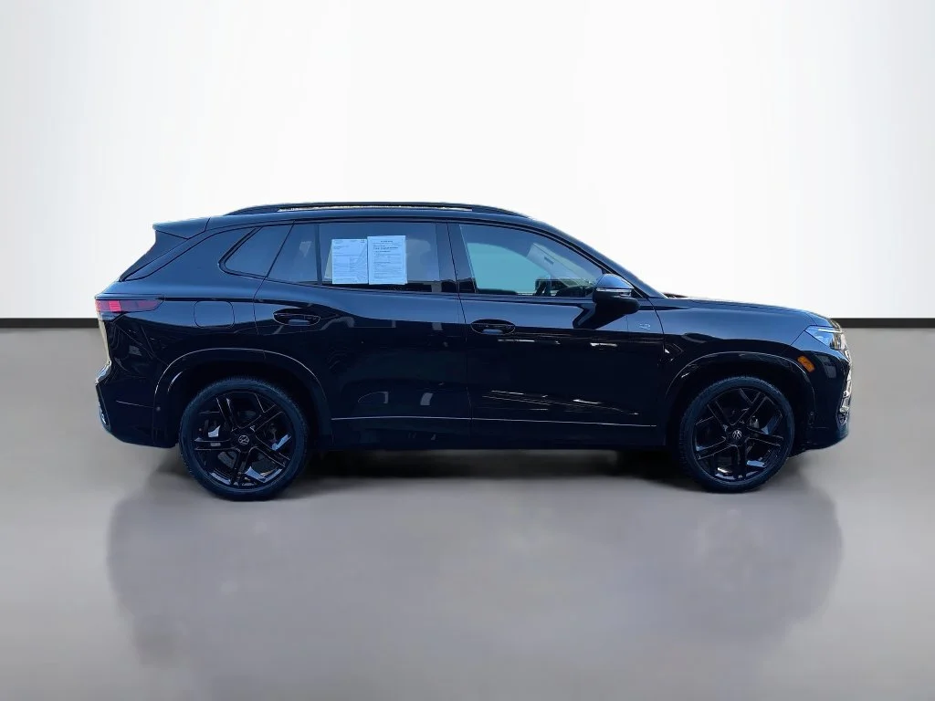 Used 2025 Deep Black Volkswagen 2.0T SE R-Line Black image 8