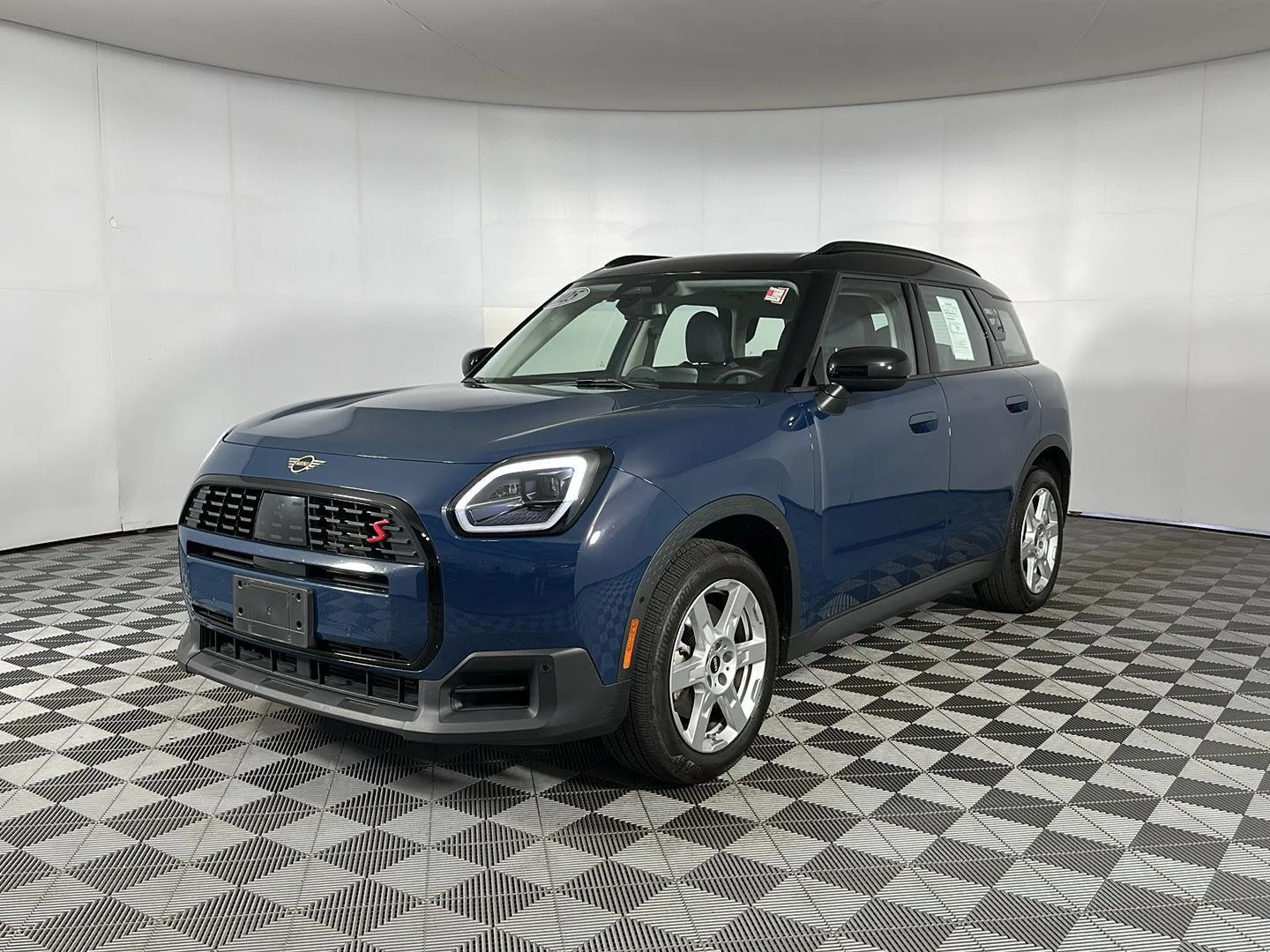 Used 2025 Indigo Sunset Blue Metallic MINI S image 3