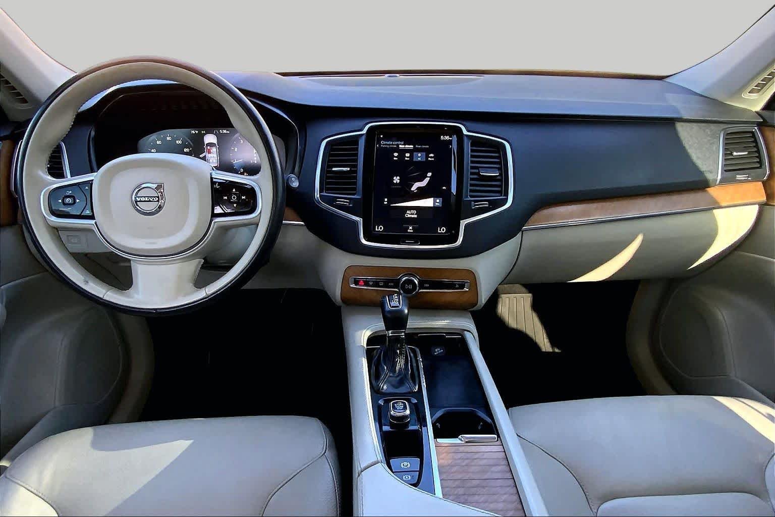 Used 2022 Crystal White Metallic Volvo Momentum image 13