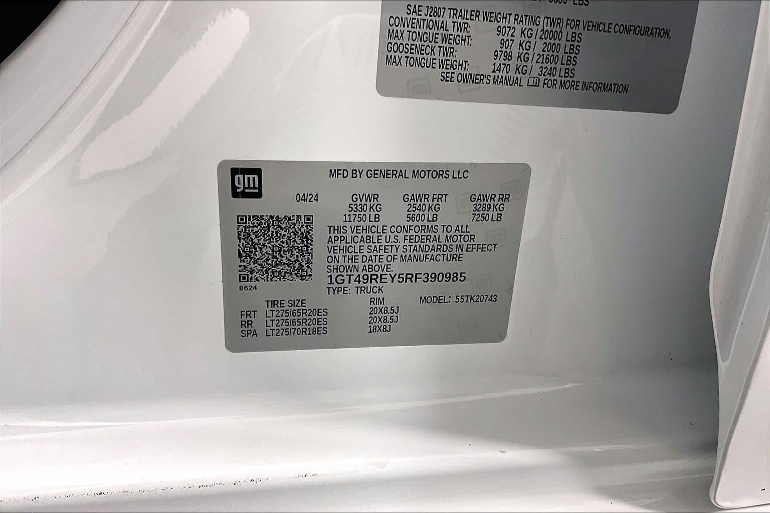 Used 2024 Summit White GMC Denali image 30