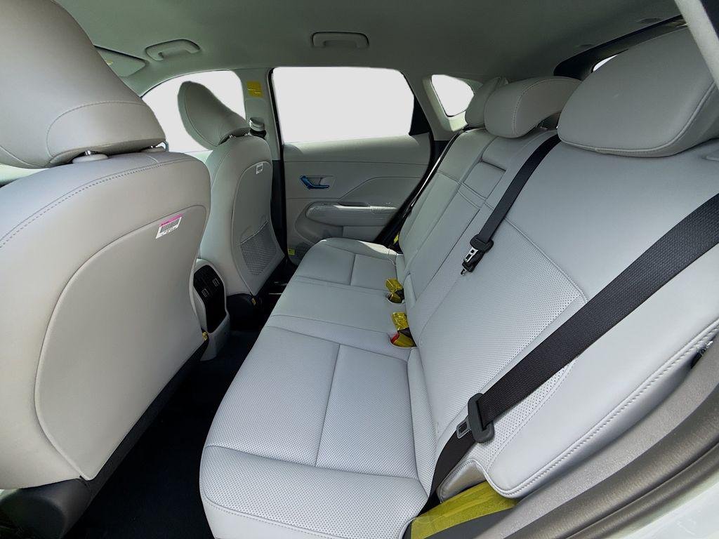 New 2026 Atlas White Hyundai SEL Premium FWD image 16