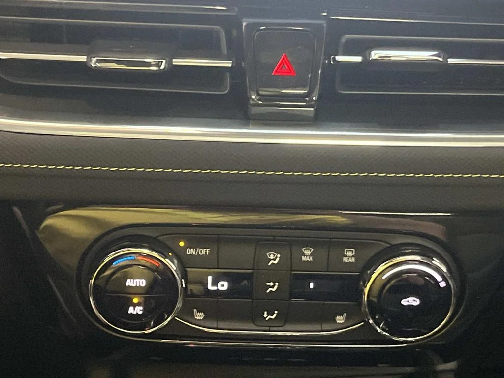 New 2026 Mosaic Black Metallic Chevrolet ACTIV image 24