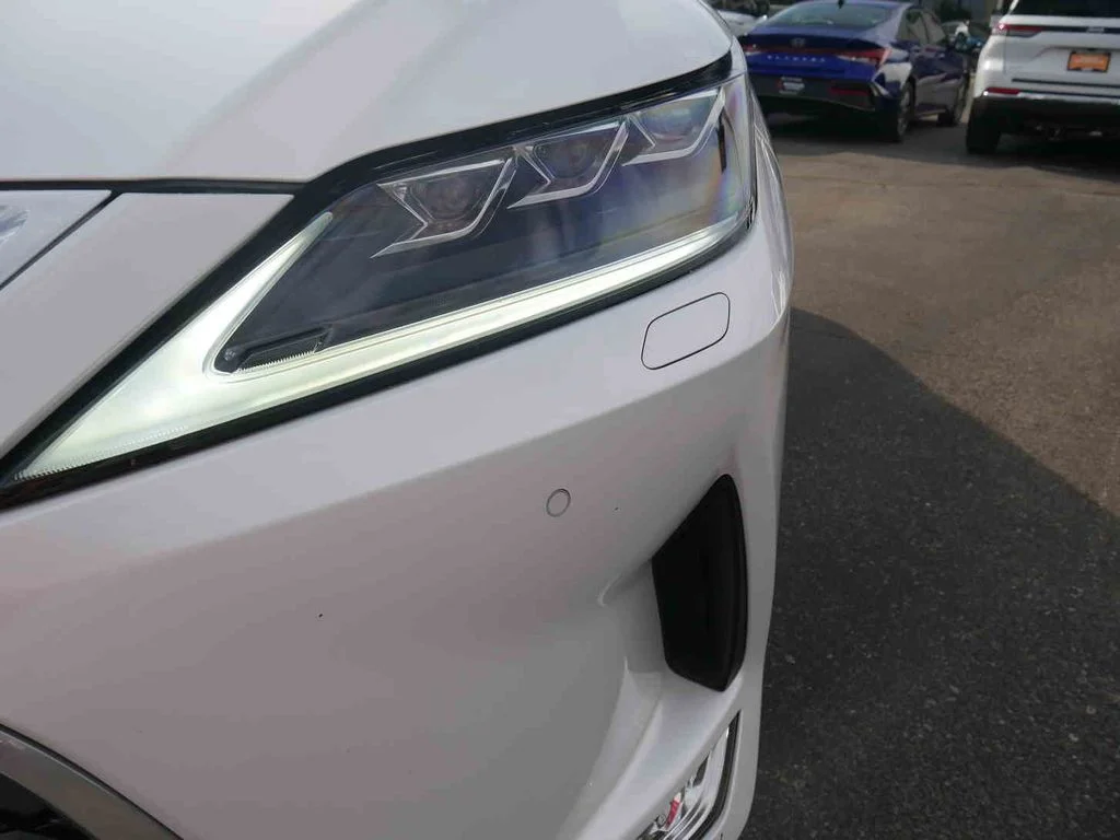 Used 2022 White Lexus 450h image 24