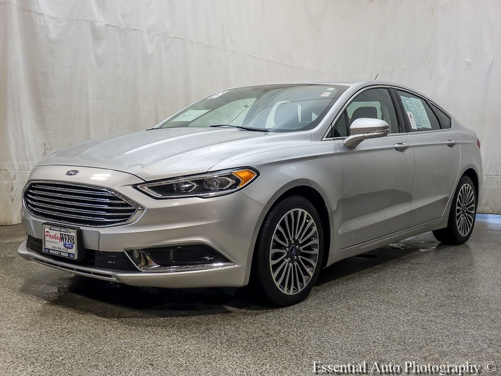 Used 2018 Ford Fusion SE with VIN 3FA6P0HD8JR239476 for sale in Downers Grove, IL