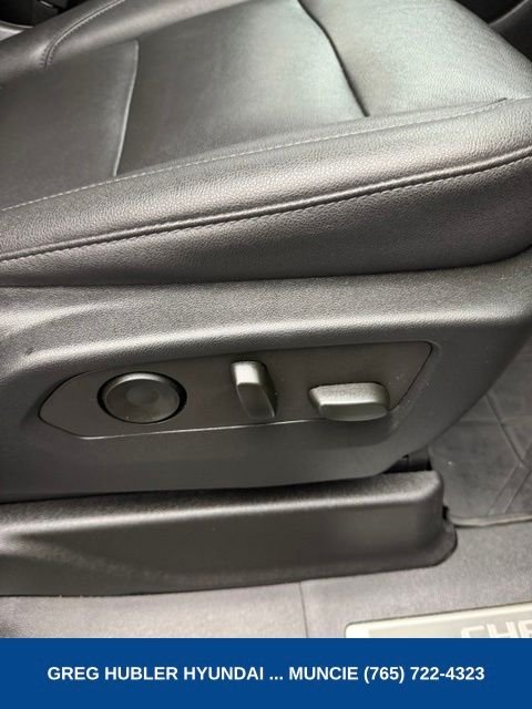 Used 2022 Black Chevrolet Z71 image 57