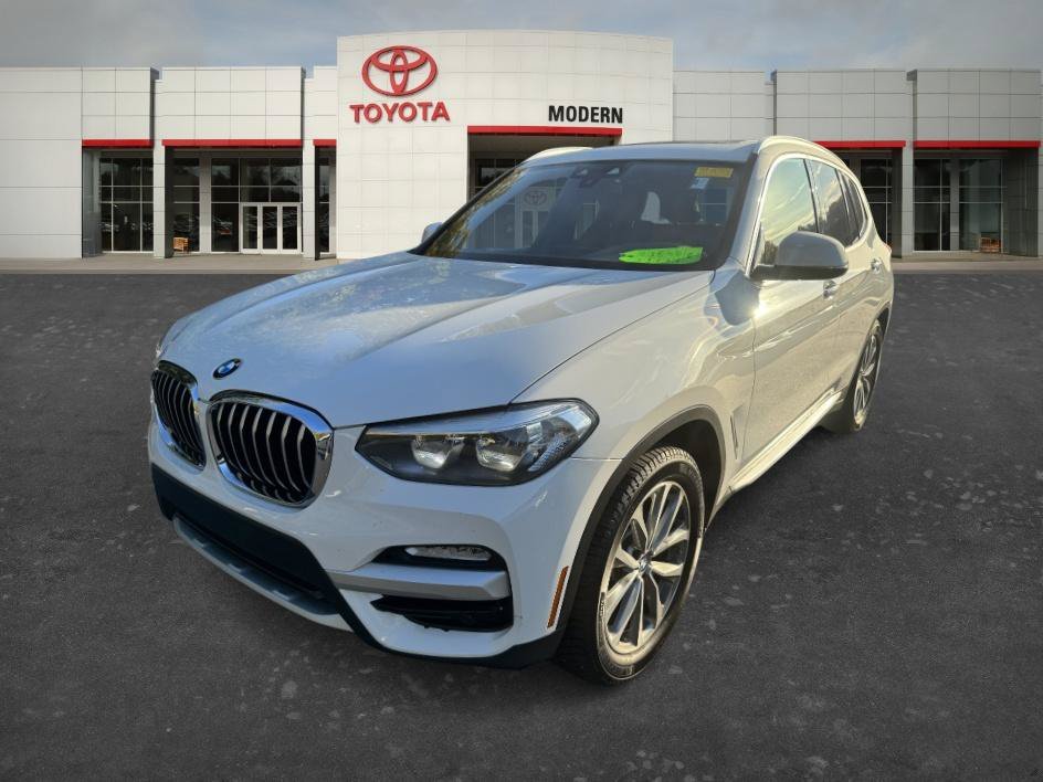 Used 2019 Alpine White BMW xDrive30i image 1