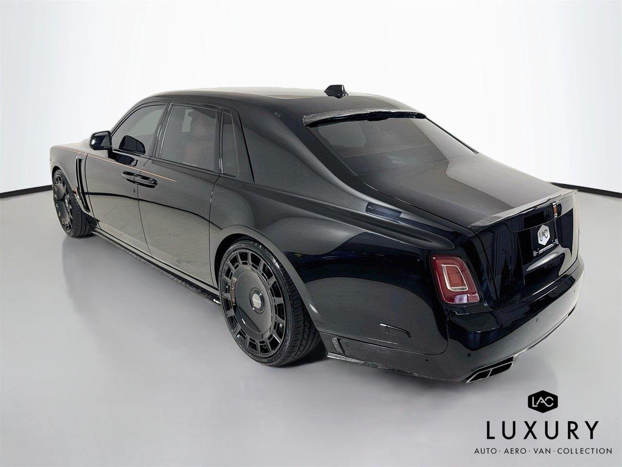 Used 2027 Black Diamond Rolls-Royce Sedan | Full Carbon Mansory Widebody image 7