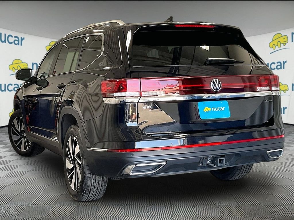 Certified Used 2025 Black Volkswagen 2.0T SEL image 4
