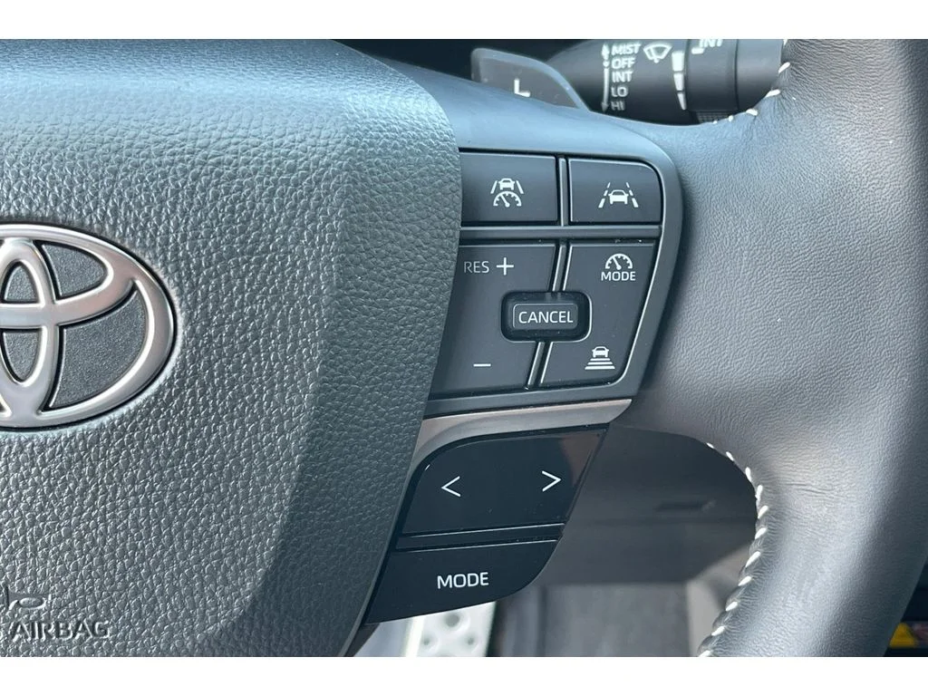 Used 2025 Ice Cap Toyota SE image 36