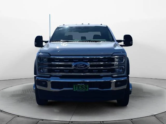 New 2026 Oxford White Ford F-450® LARIAT® image 2