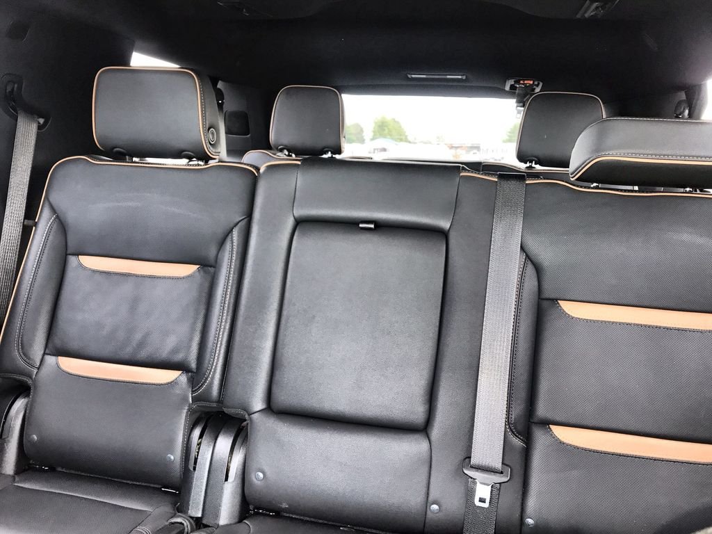 Used 2024 Silver GMC AT4 image 23
