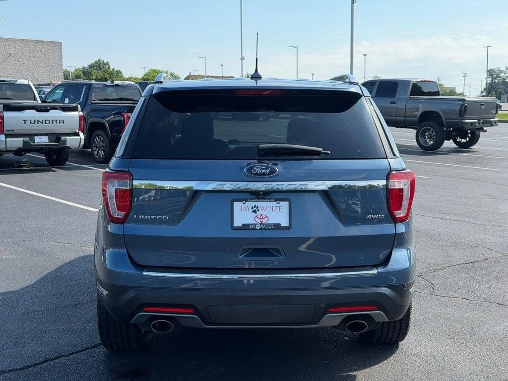Used 2018 Blue Ford Limited image 5