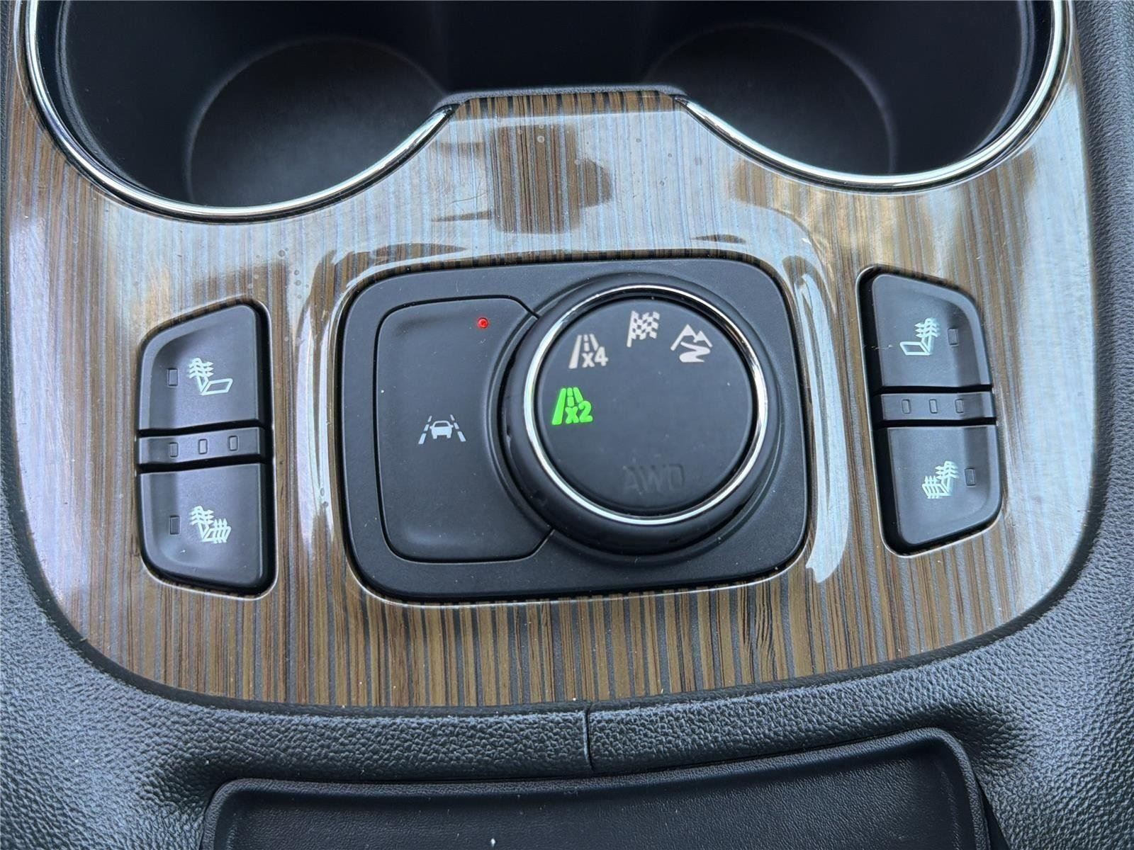 Used 2023 Ebony Twilight Metallic GMC SLE image 18