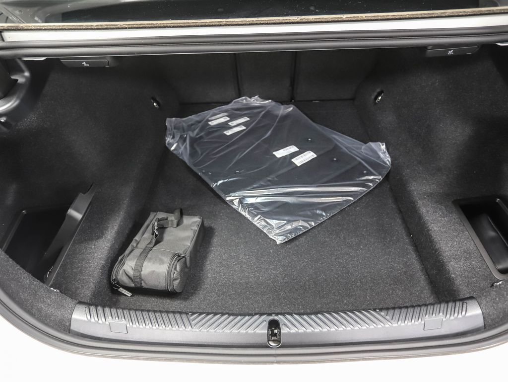 2025 BMW 5 Series 530i - Photo 22