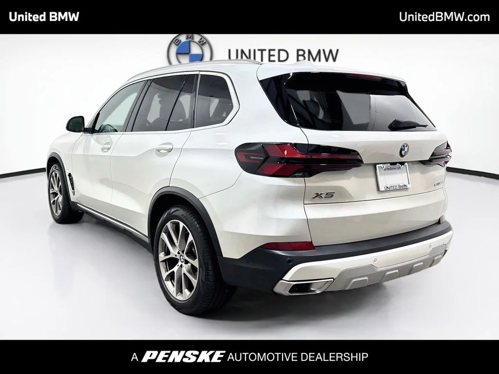 Certified Used 2024 Alpine White BMW sDrive40i image 7