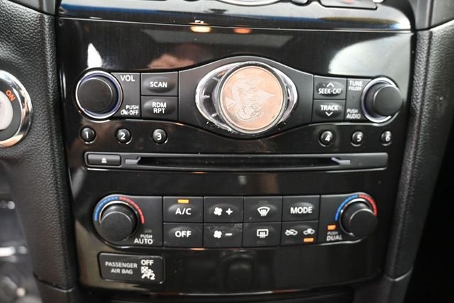Used 2016 Black INFINITI Base image 39