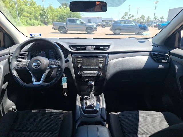 Used 2017 Gray Nissan S image 10