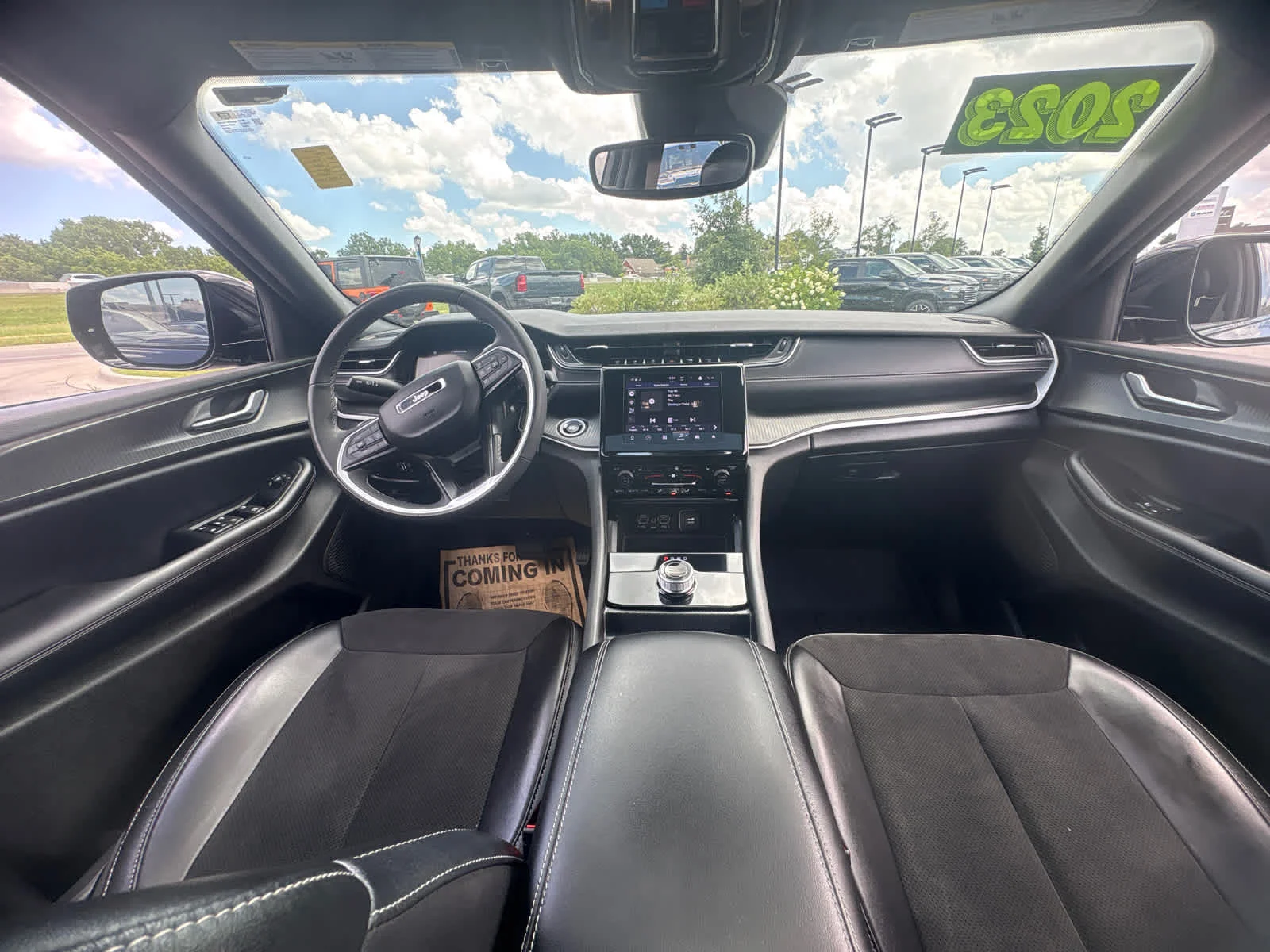 Used 2023 Diamond Black Crystal Pearlcoat Jeep Altitude X image 18