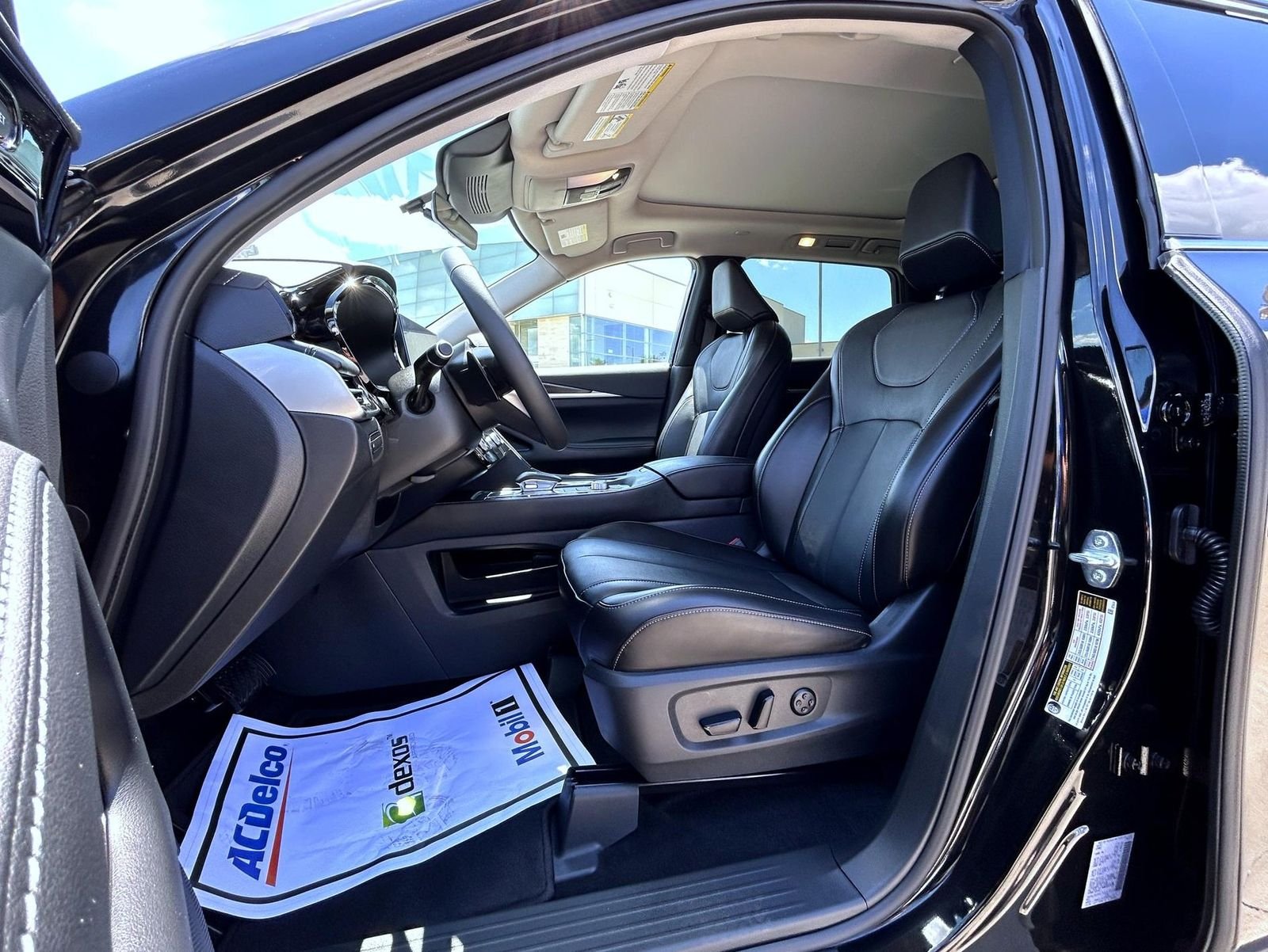 Used 2025 Black INFINITI PURE image 10