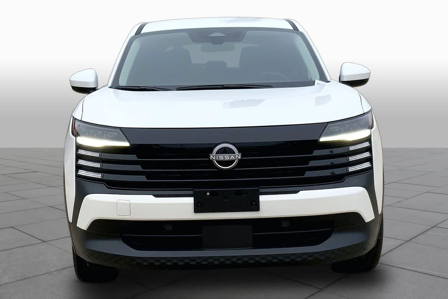 Used 2025 Aspen White Tricoat Nissan SV image 7