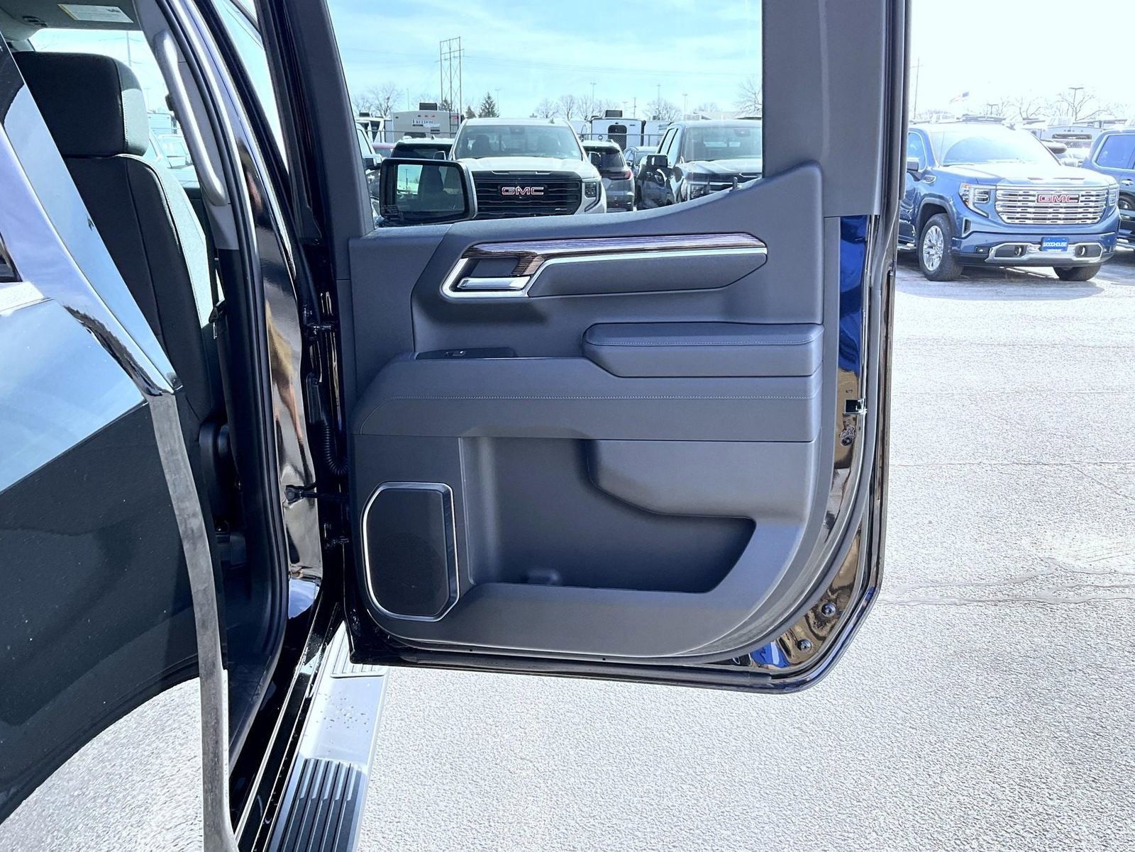 New 2026 Onyx Black GMC Elevation image 18