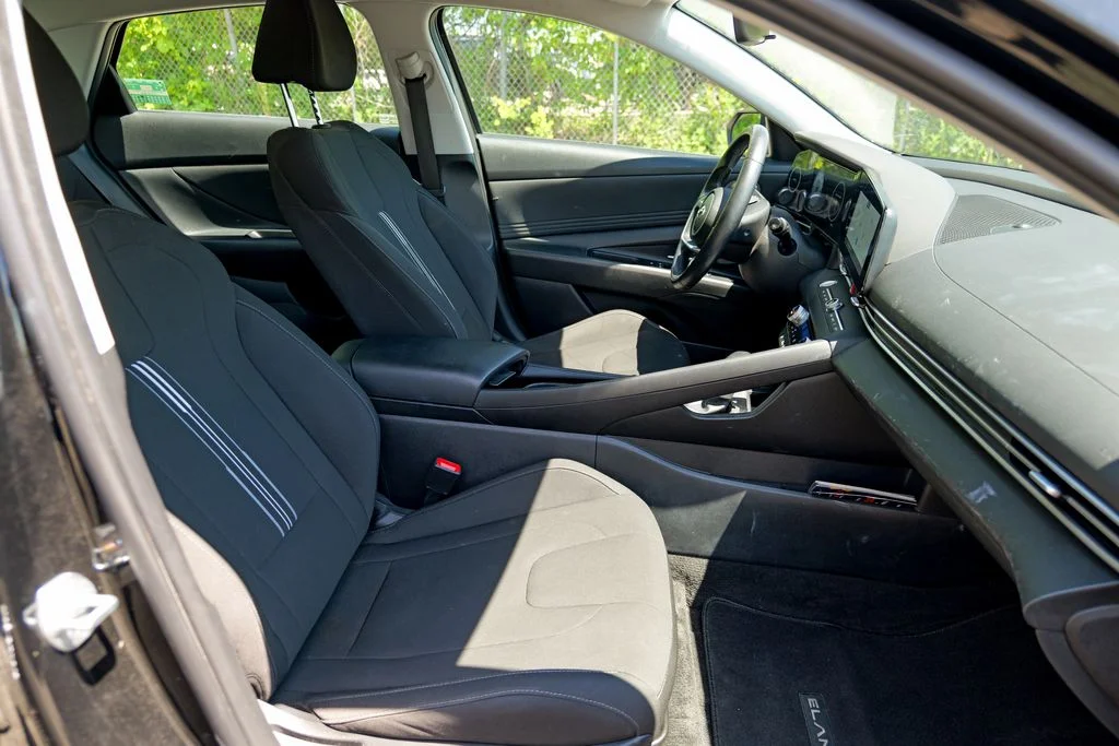 Used 2023 Onyx Black Hyundai SEL image 30