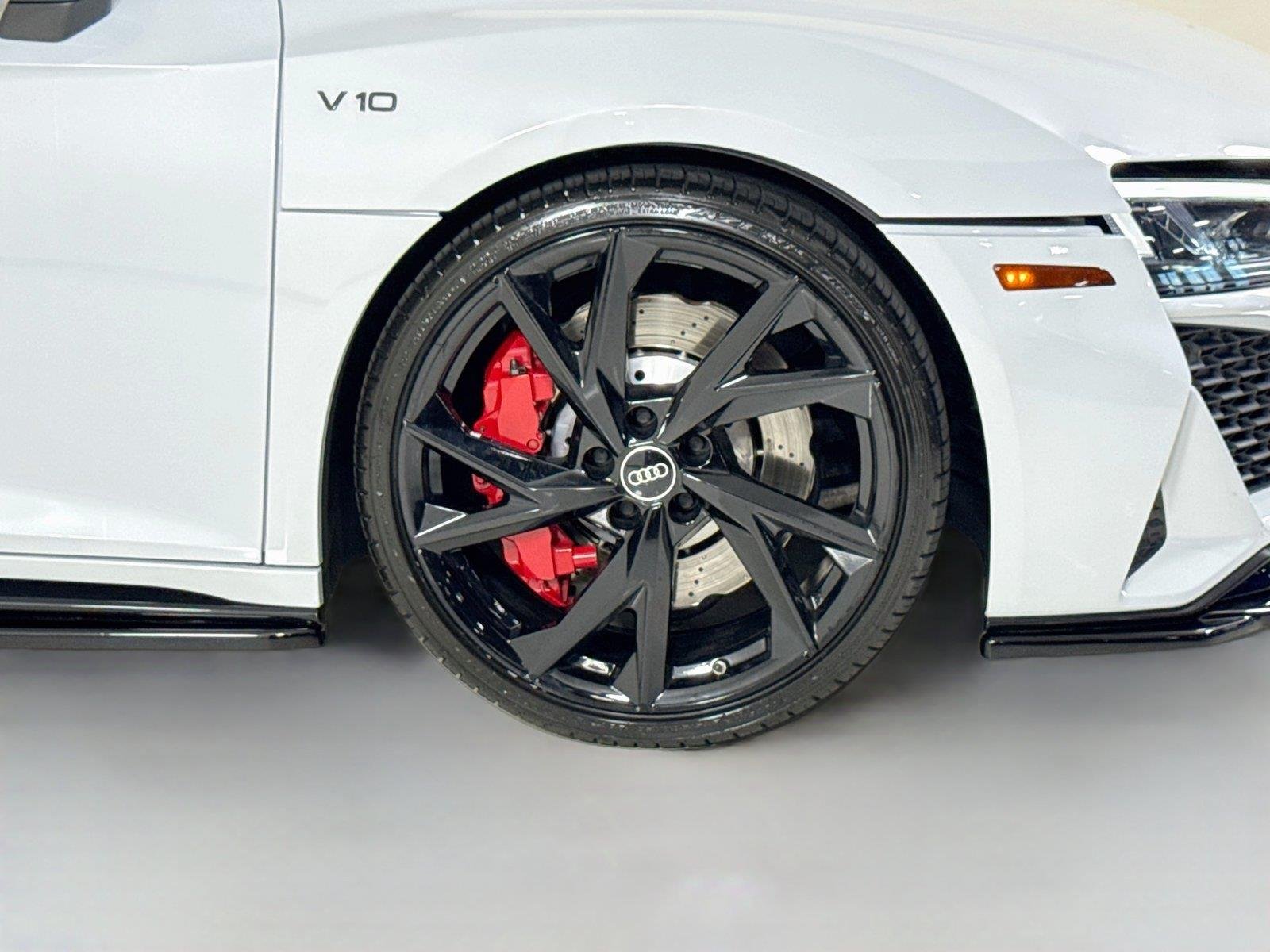 Used 2021 Suzuka Gray Metallic Audi 5.2 V10 | Carbon Ext Pkg | Diamond Stitched Int | Premium Pkg image 36