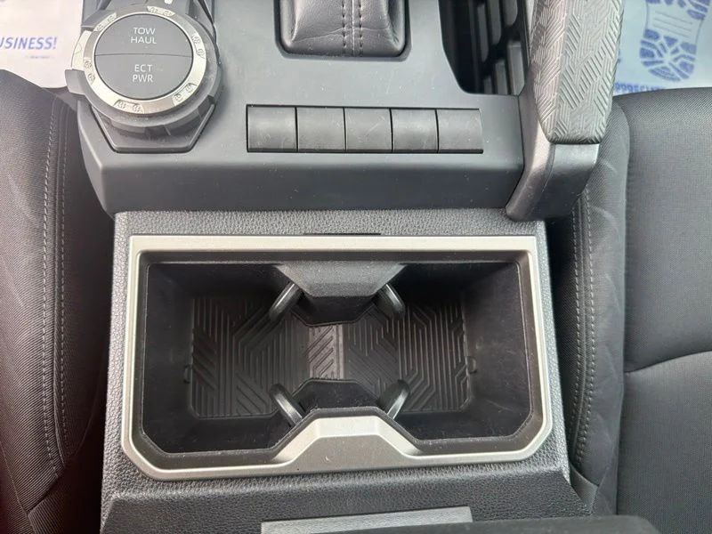 Used 2024  Toyota SR5 image 32
