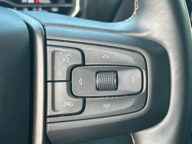 Used 2025 Silver GMC AT4 image 27