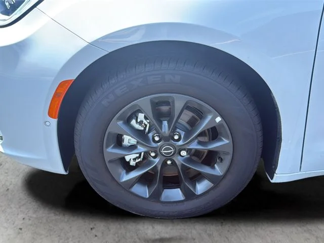 2025 Chrysler Pacifica Select - Photo 34