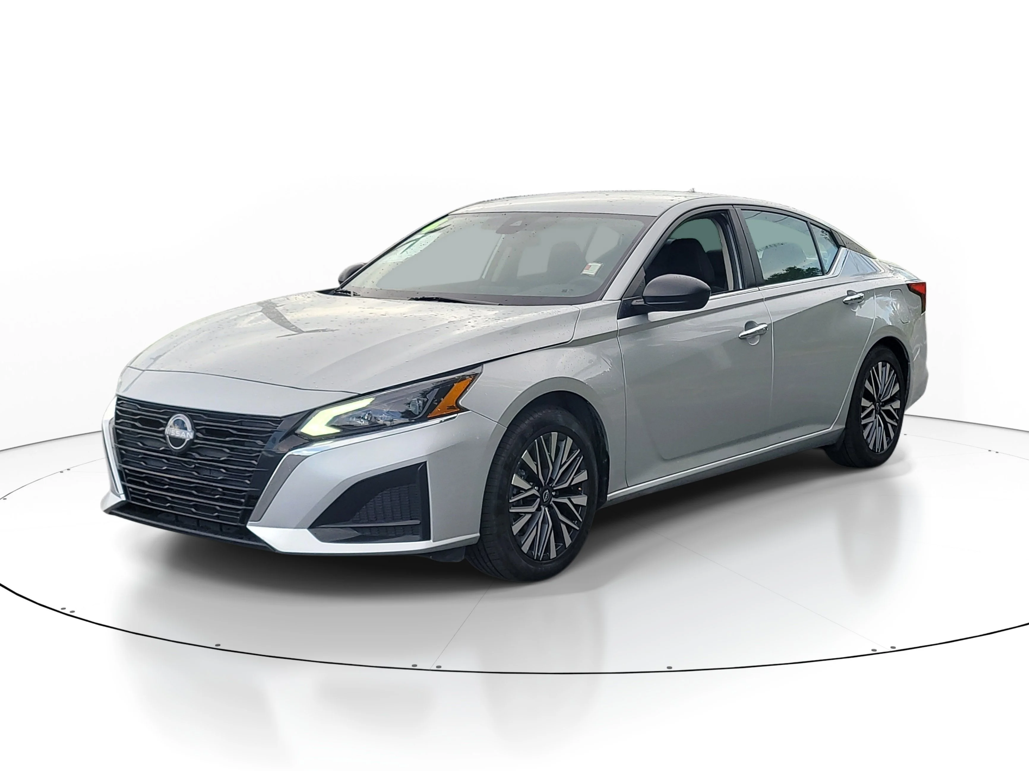 Used 2024 Brilliant Silver Metallic Nissan 2.5 SV image 3