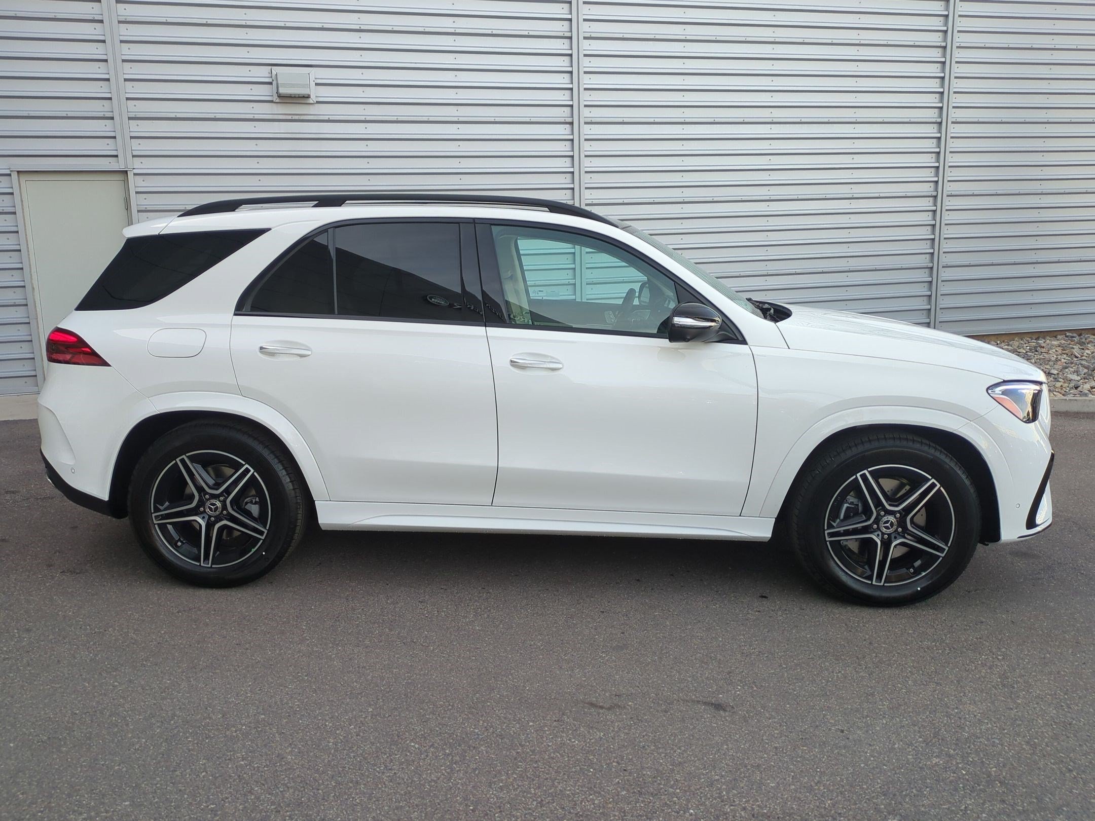 New 2026 Polar White Mercedes-Benz GLE 450 image 2