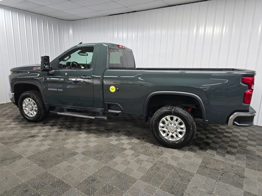 Used 2025 Gray Chevrolet LT image 4