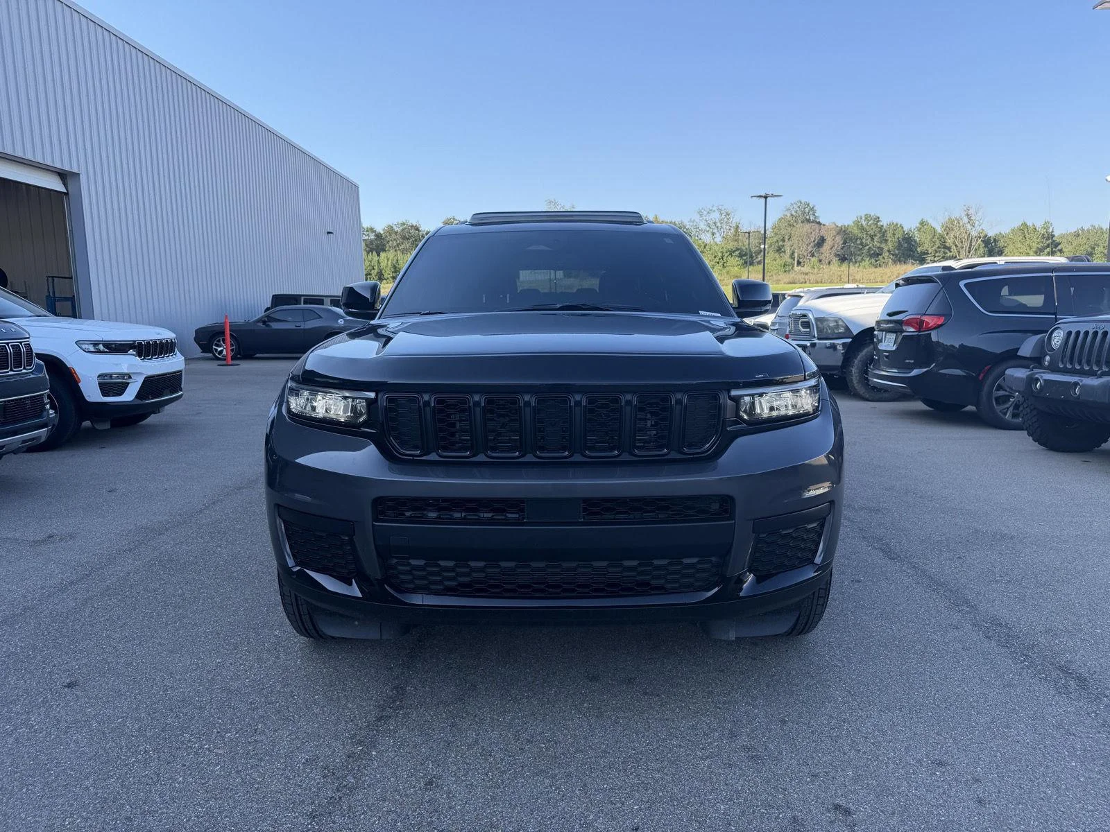 Used 2025 Baltic Gray Metallic Clearcoat Jeep Altitude X image 2