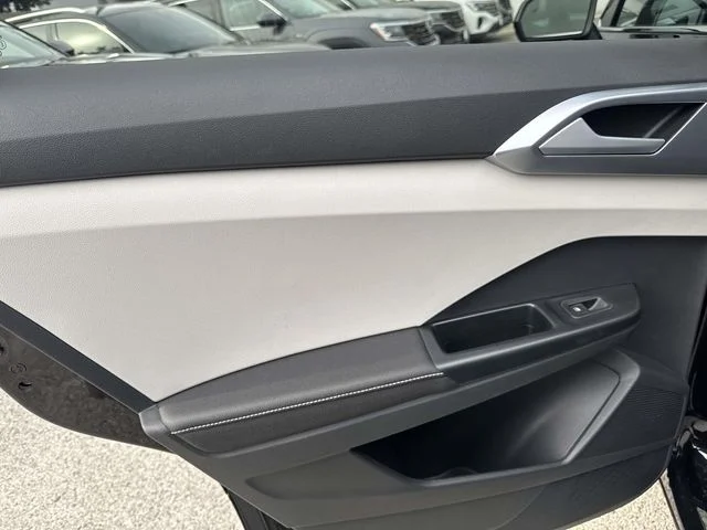 New 2026 Black Volkswagen 1.5T SE image 9