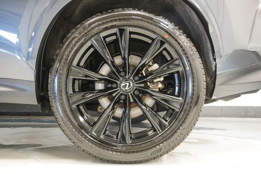 Used 2024 Gray Lexus 350 F SPORT Handling image 34