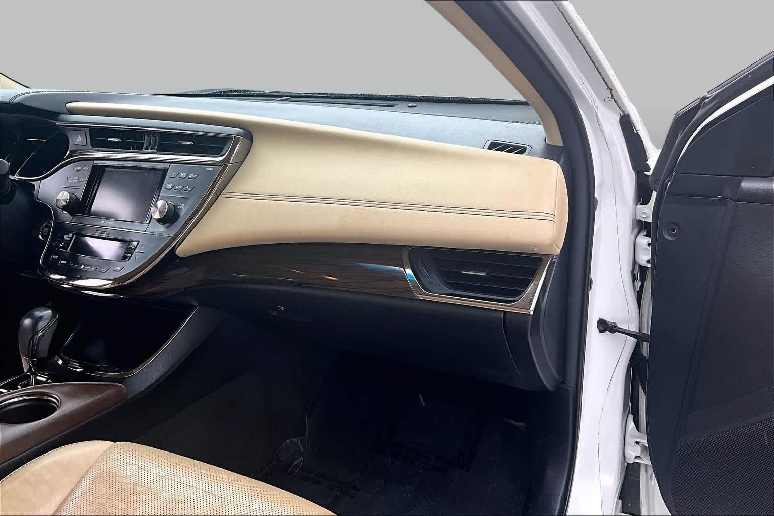 Used 2013 Blizzard Pearl Toyota Limited image 18