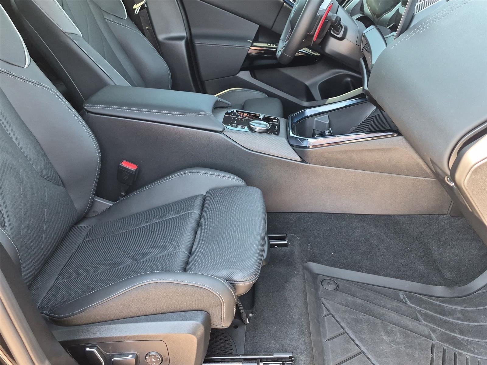 Used 2026 Black Sapphire Metallic BMW M50 xDrive image 35