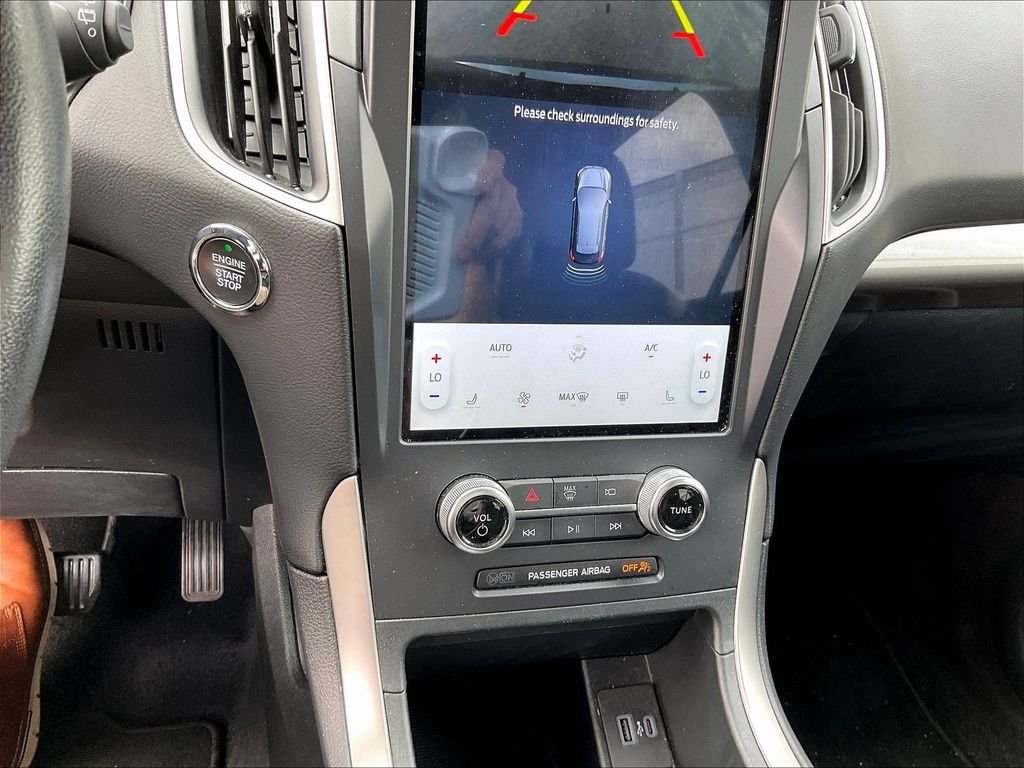 Used 2024 Gray Metallic Ford SEL image 25